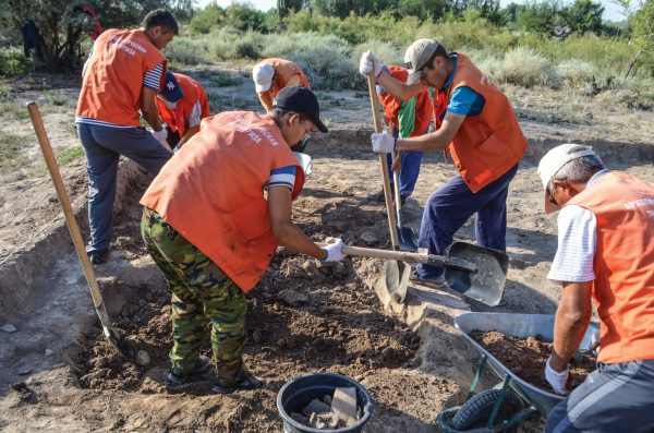 Students excavate at Ilibalyk in the Central Asian nation of Kazakhstan.