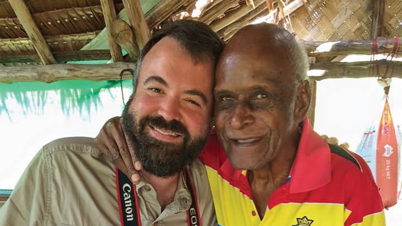 Eddie Kalokul Karris (1931-2023) with Erik Tryggestad in Vanuatu in 2015.