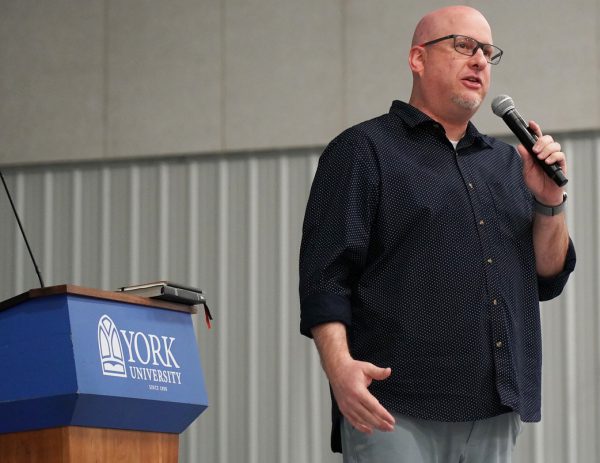 Darrel Sears, minister for the Oakdale Church of Christ in Edmond, Okla., speaks during chapel at York University.