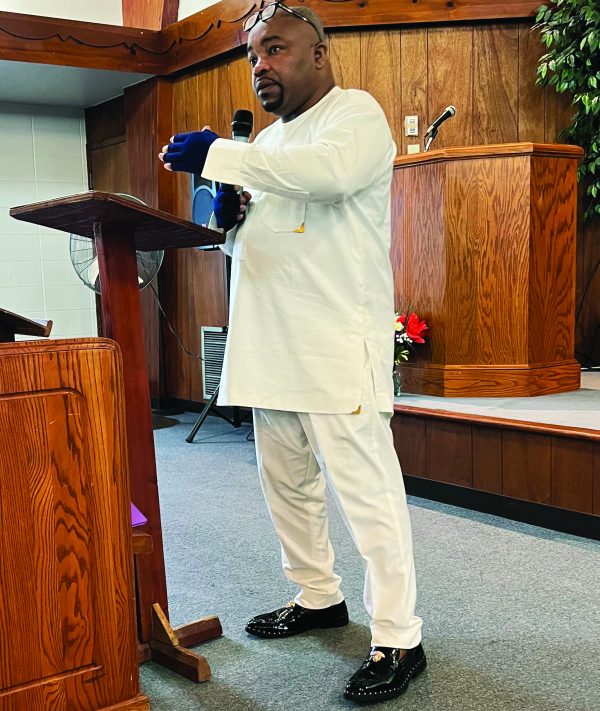 Richard Inyang speaks at the Roseville Church of Christ on a recent Sunday.