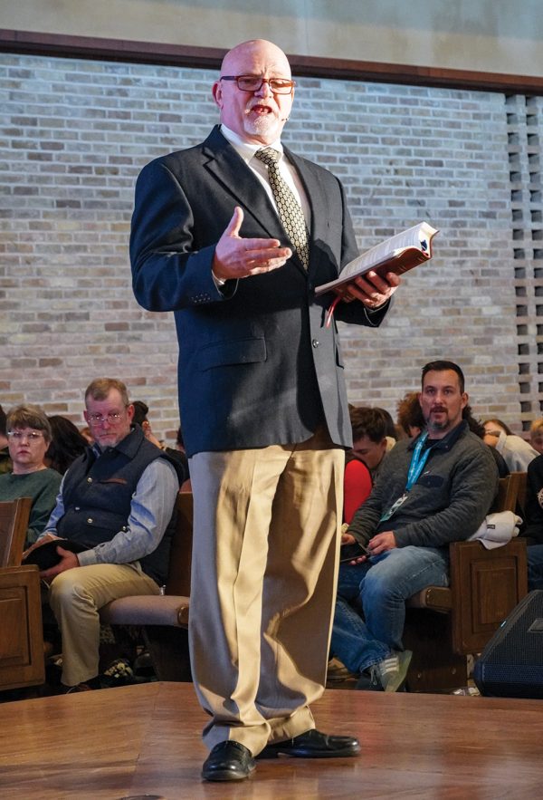 Lonnie Jones preaches on "Look Up and Be Holy" during Sunday worship at the CYC Dallas.