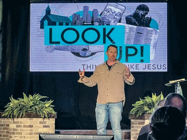 Reed Swindle speaks on "Look Up and Think Like Jesus" during the Dallas CYC.