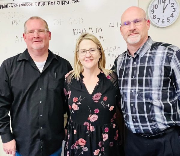 Bobby Ross Jr. with his siblings, Christy Fichter and Scott Ross, at the Greenwood Church of Christ in 2023.