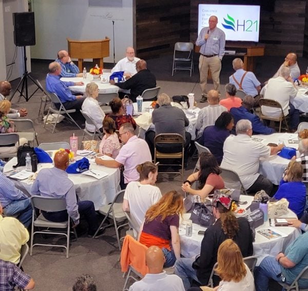 Heritage21 founding board member Scott Lambert speaks at a seminar on “The Challenge of the Empty Church” hosted by the Magnolia Center Church of Christ in Riverside, Calif.