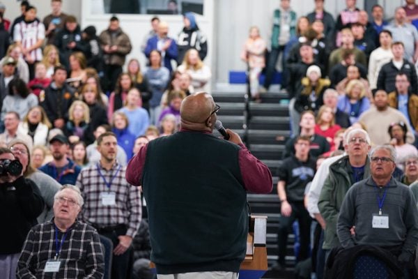Stephen Maxwell leads singing during chapel at the Equip Conference at York University in Nebraska.