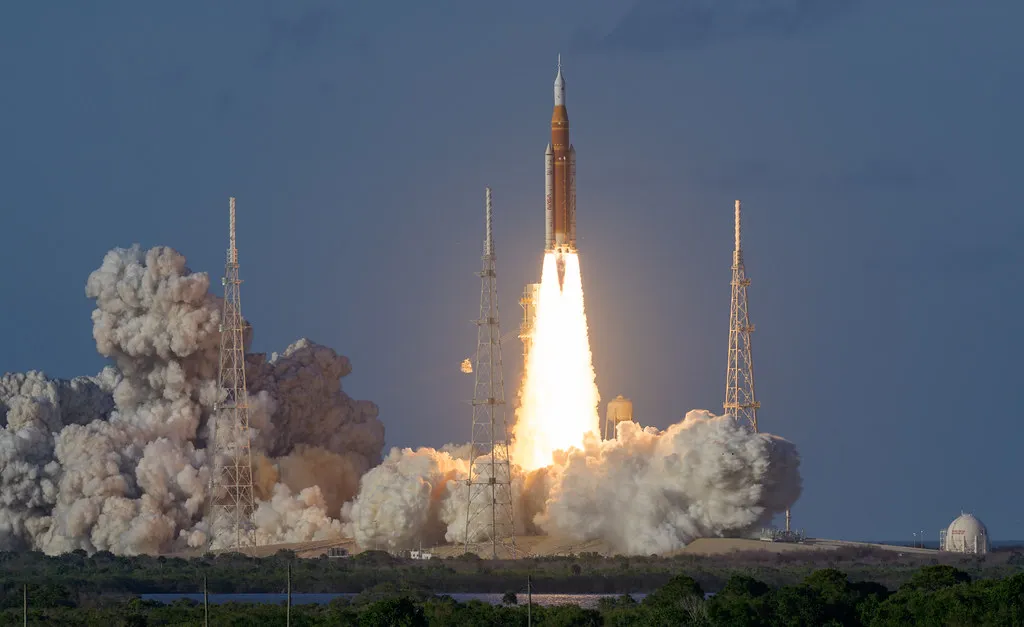 Christian astronaut pilots first moon mission in 53 years - The Christian Chronicle