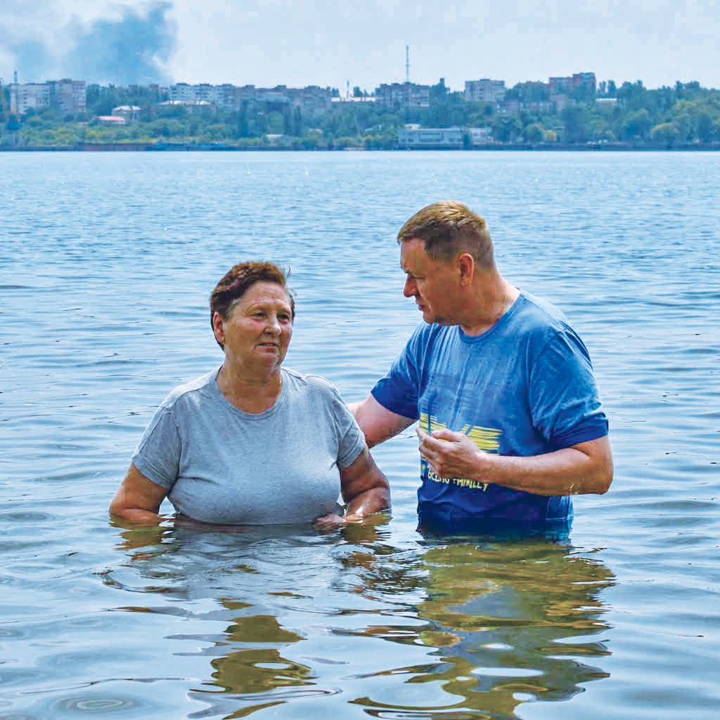 Bombs and baptisms - The Christian Chronicle
