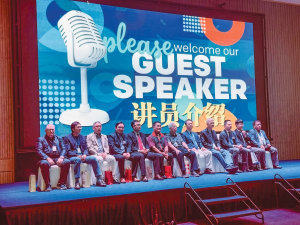 Ministers introduce themselves during the Chinese Bible Lectureship in Malaysia.